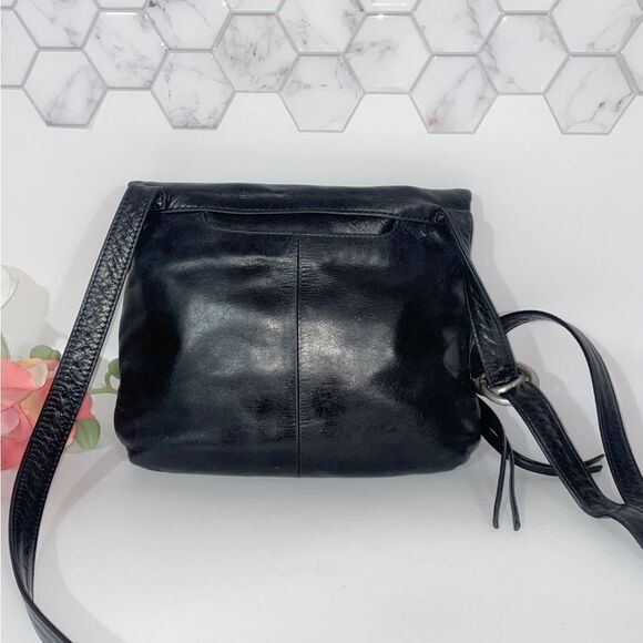 Elegant HOBO Black Leather Crossbody Bag - Picture 2 of 13